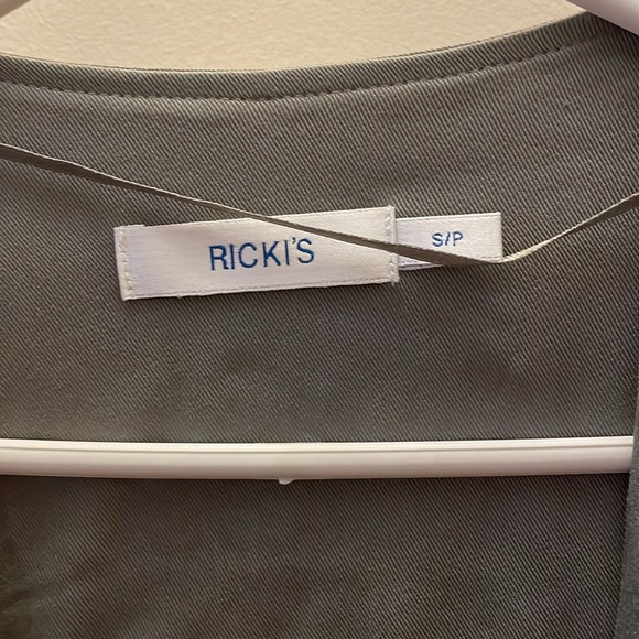 Ricki’s size small green jacket - Picture 3 of 6
